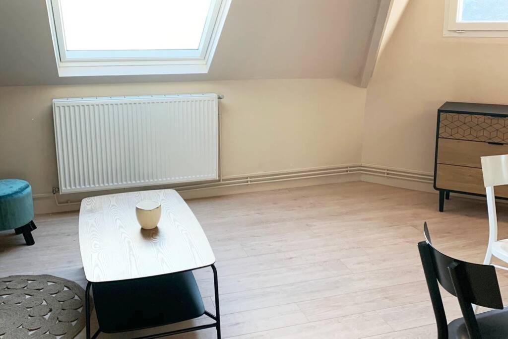 Apartment : Spacieux Plein Centre Caudry
